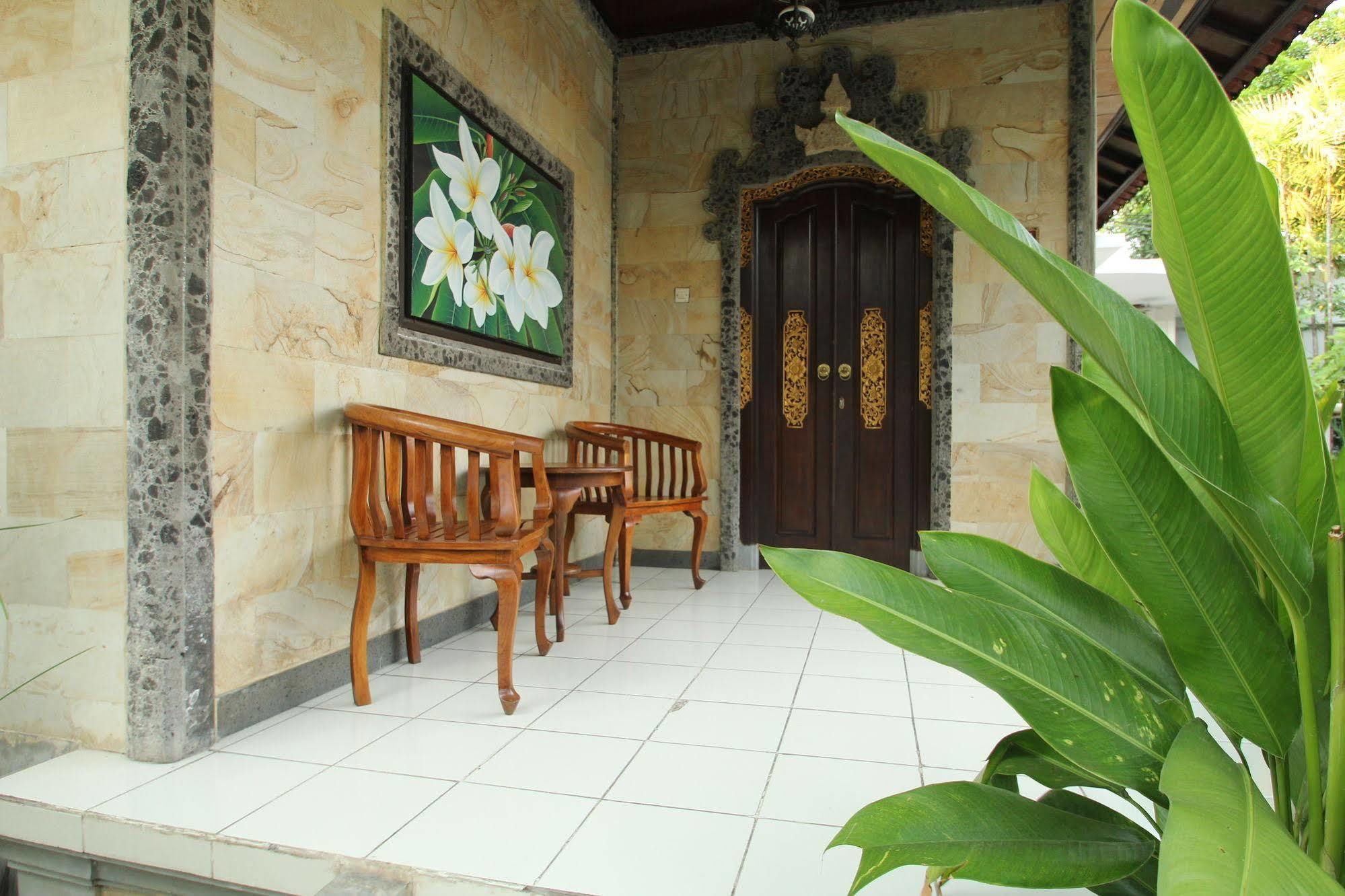 קוטה לומבוק Taman Sari Cottages מראה חיצוני תמונה